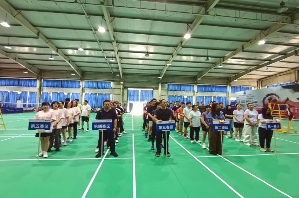罗马诺:纽卡接近签下阿贾克斯18岁中场斯图尔,总价超2500万欧