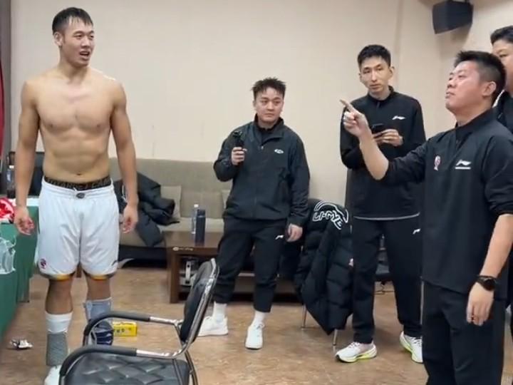 欧国联刺激夜:哈兰德双响,C罗哑火,克洛普与哈维上任首秀握手言和